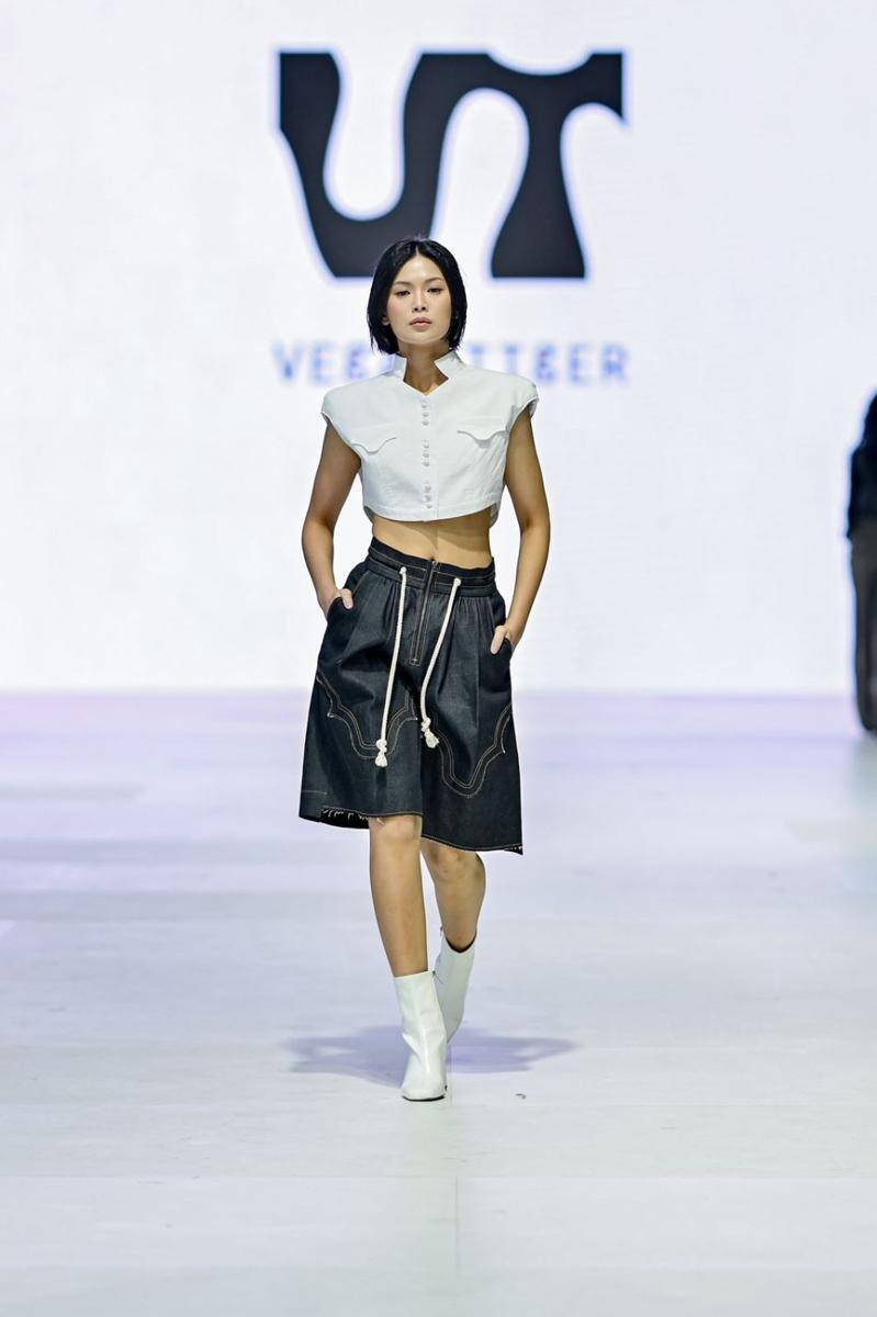 Koleksi KOCCA Vegan Tiger di JFW 2024 (publicity.gettyimages.com)