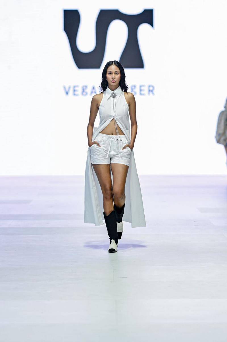 Koleksi KOCCA Vegan Tiger di JFW 2024 (publicity.gettyimages.com)