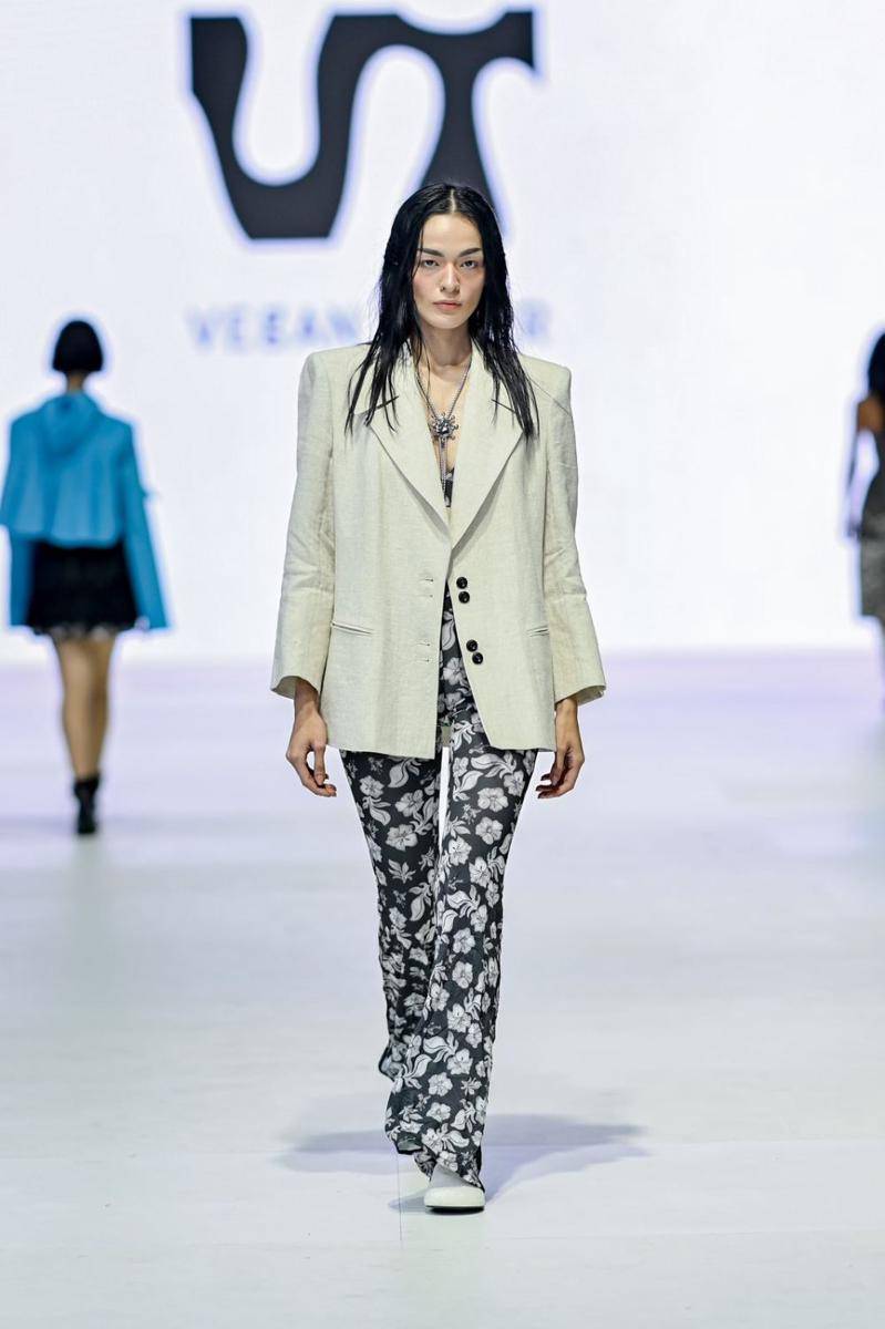 Koleksi KOCCA Vegan Tiger di JFW 2024 (publicity.gettyimages.com)
