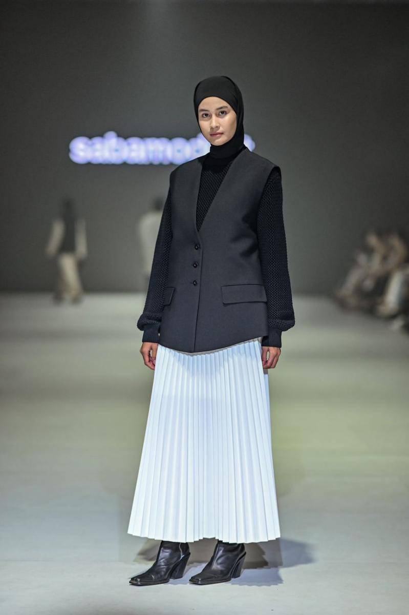 Koleksi SABA Modest di JFW 2024 (publicity.gettyimages.com)