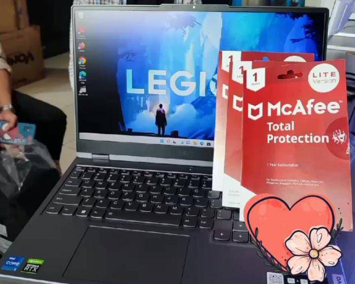 Branded IT Store (instagram.com/branded_it_store)