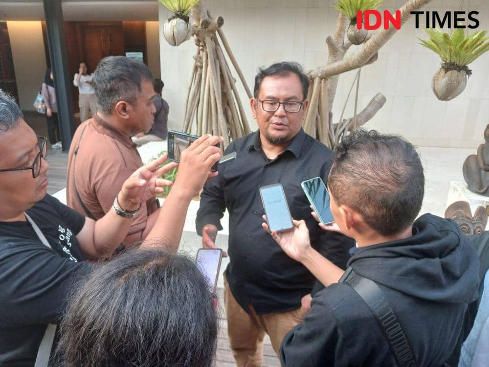 Kepala Tim Implementasi KEKDA BI DIY, Rifat Pasha di acara Capacity Building bertajuk Penguatan Komunikasi Media di Era Digital Melalui Visualisasi Data. IDNTimes / Febriana Sinta)