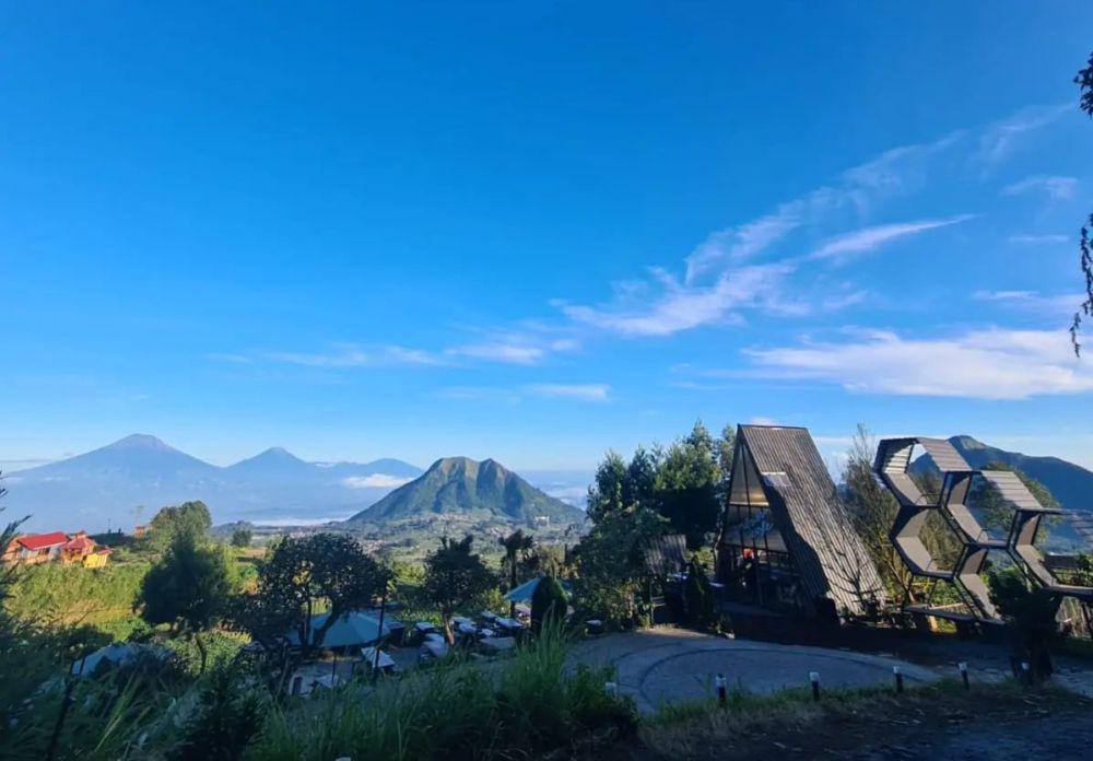 Merbabu Cafe, Tempat Nongkrong di Semarang dengan View Empat Gunung