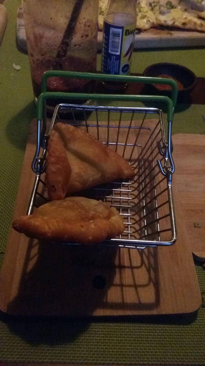 potret penyajian empanada nyentrik (reddit.com/user/SublimeSC)