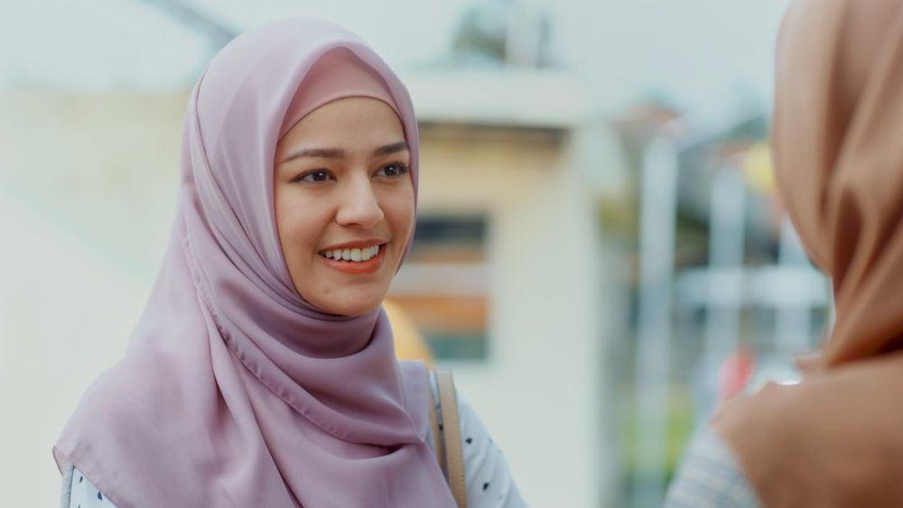 11 Perempuan Memutuskan Berhijrah di Film dan Series Indonesia