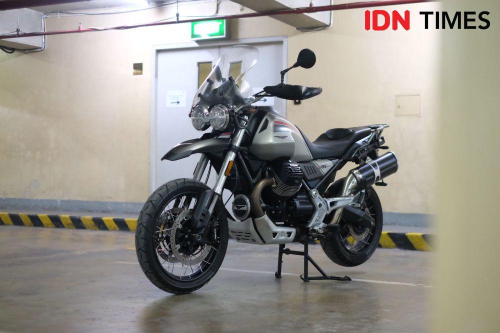 Review Moto Guzzi V85TT Travel, Moge yang Siap Diajak Touring!