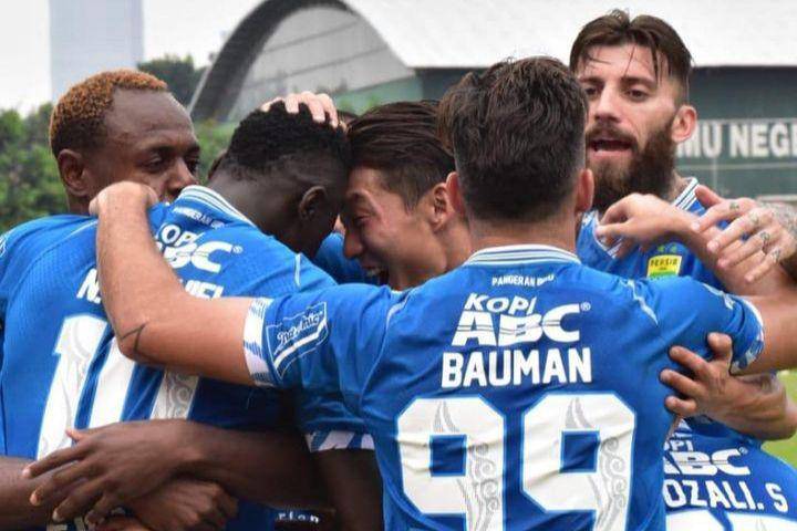 Persib Bandung berstatus juara paruh musim Liga 1 2018. (instagram.com/jonibauman)
