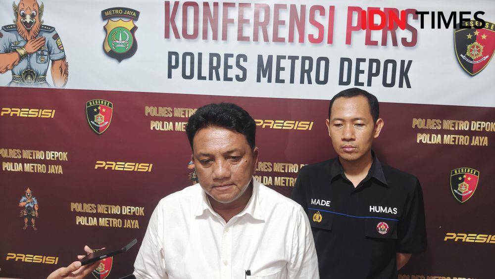 Wakasat Reskrim Polres Metro Depok, AKP Markus Simaremare bersama Paur Humas Polres Metro Depok, Iptu Made Budi saat ditemui IDNTimes, Selasa (31/10/2023)