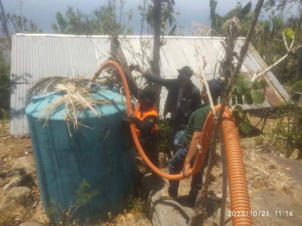Distribusi air bersih yang dilakukan BPBD Karangasem ke beberapa wilayah yang mengalami kekeringan. (Dok.IDNTimes/BPBD Karangasem)