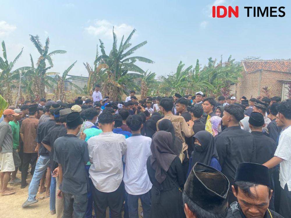 Proses pemakaman pelajar GIZ, korban meninggal tawuran antar sekolah di Kota Bandar Lampung. (IDN Times/Tama Yudha Wiguna).