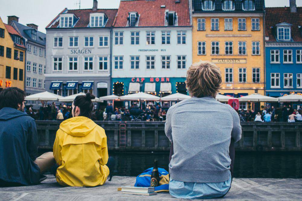 ilustrasi orang Skandinavia (unsplash.com/Christian Möller)