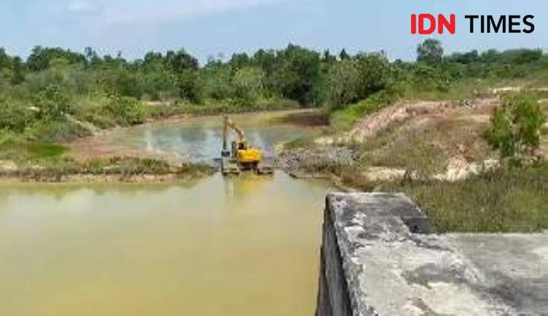 Atasi kekeringan Perumda AMDT optimalkan genangan air di Bendungan Lawe-Lawe (IDN Times/Ervan)