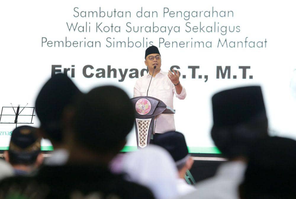 Santri di Surabaya mendapat beasiswa dari Baznas. (Dok. Diskominfo Kota Surabaya)