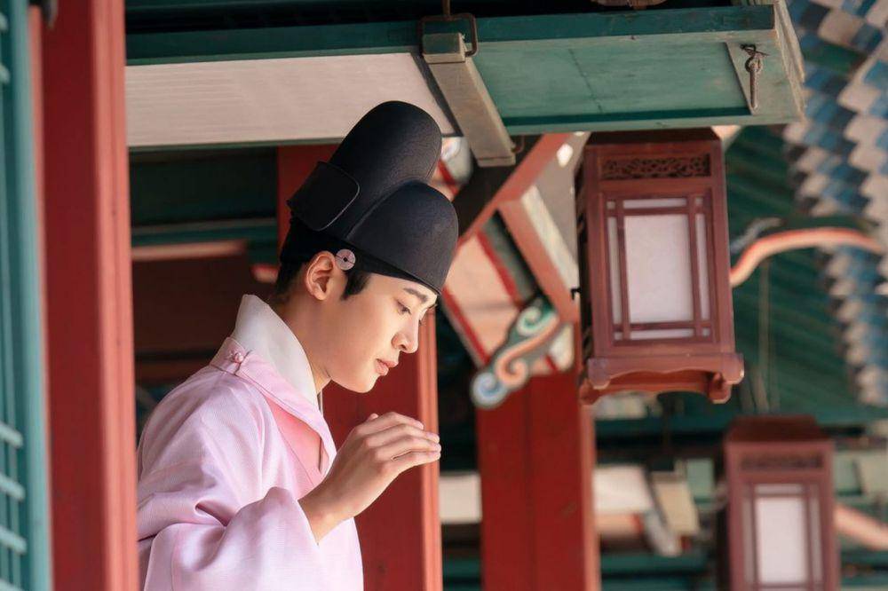 potret Rowoon dalam drama The Matchmakers (instagram.com/kbsdrama)
