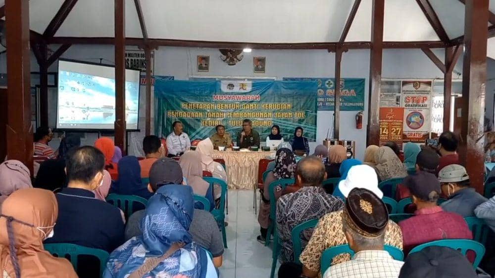 Warga gelar aksi tolak harga ganti rugi lahan terdampak tol di Tulungagung. IDN Times/ Istimewa