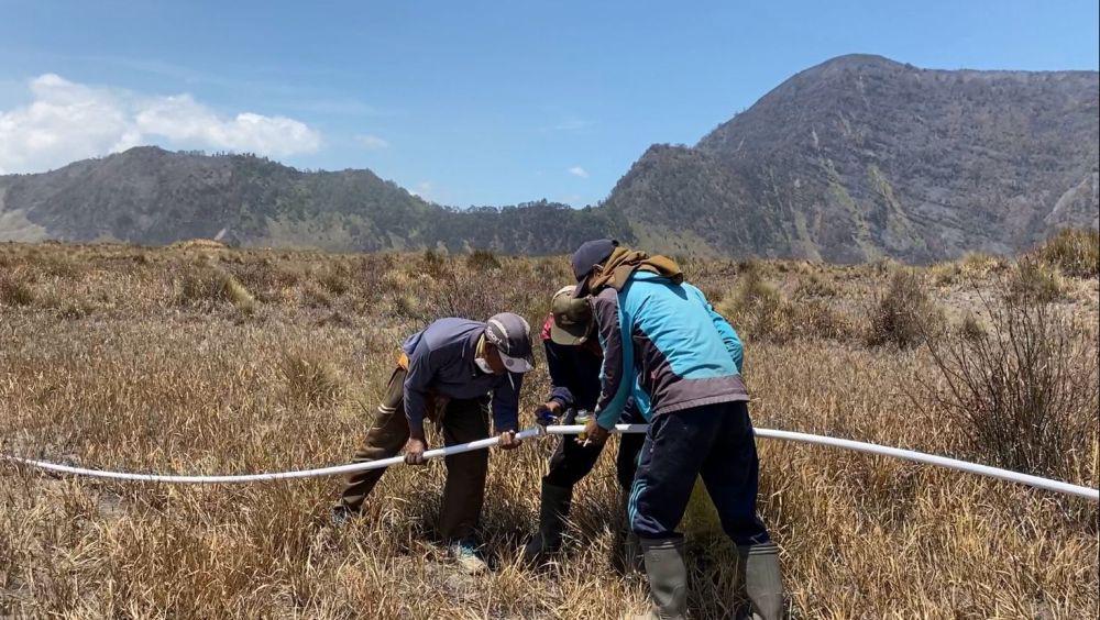 Pipa Air Bersih Kawasan Bromo yang Terbakar Diperbaiki