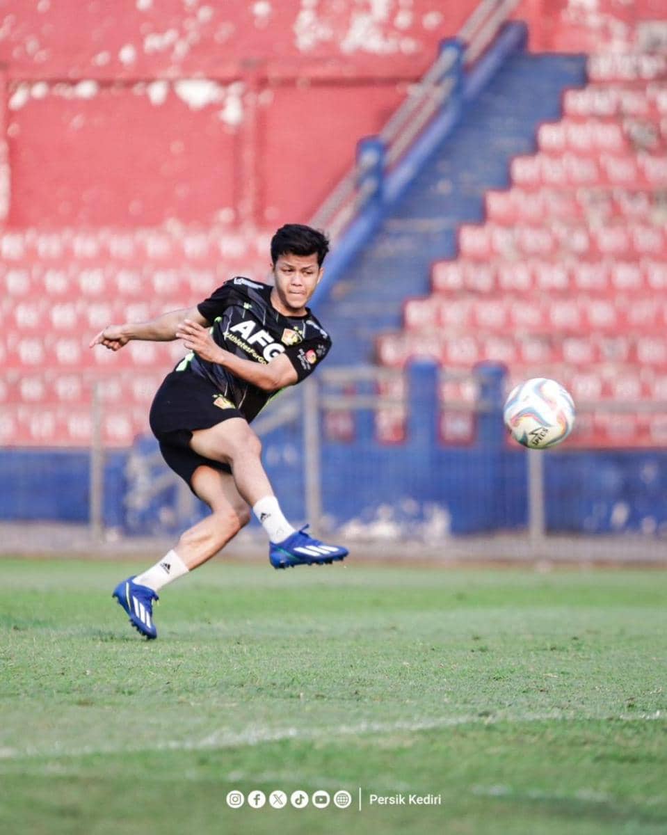 Pemain Persik Kediri saat berlatih. Instagram.com/@persikfcofficial