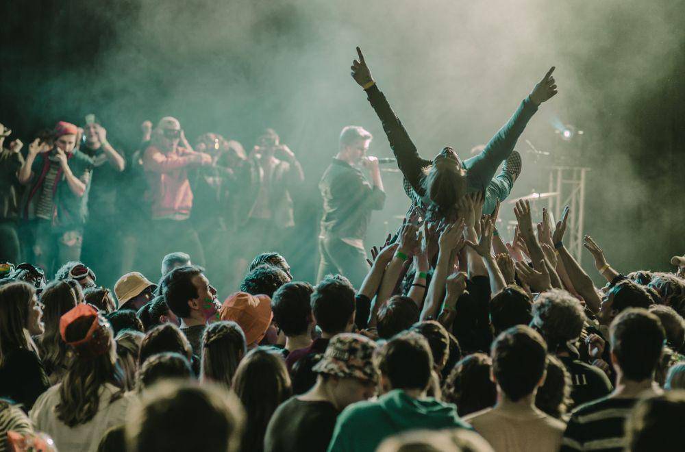 ilustrasi konser musik (pexels.com/wendiwei)