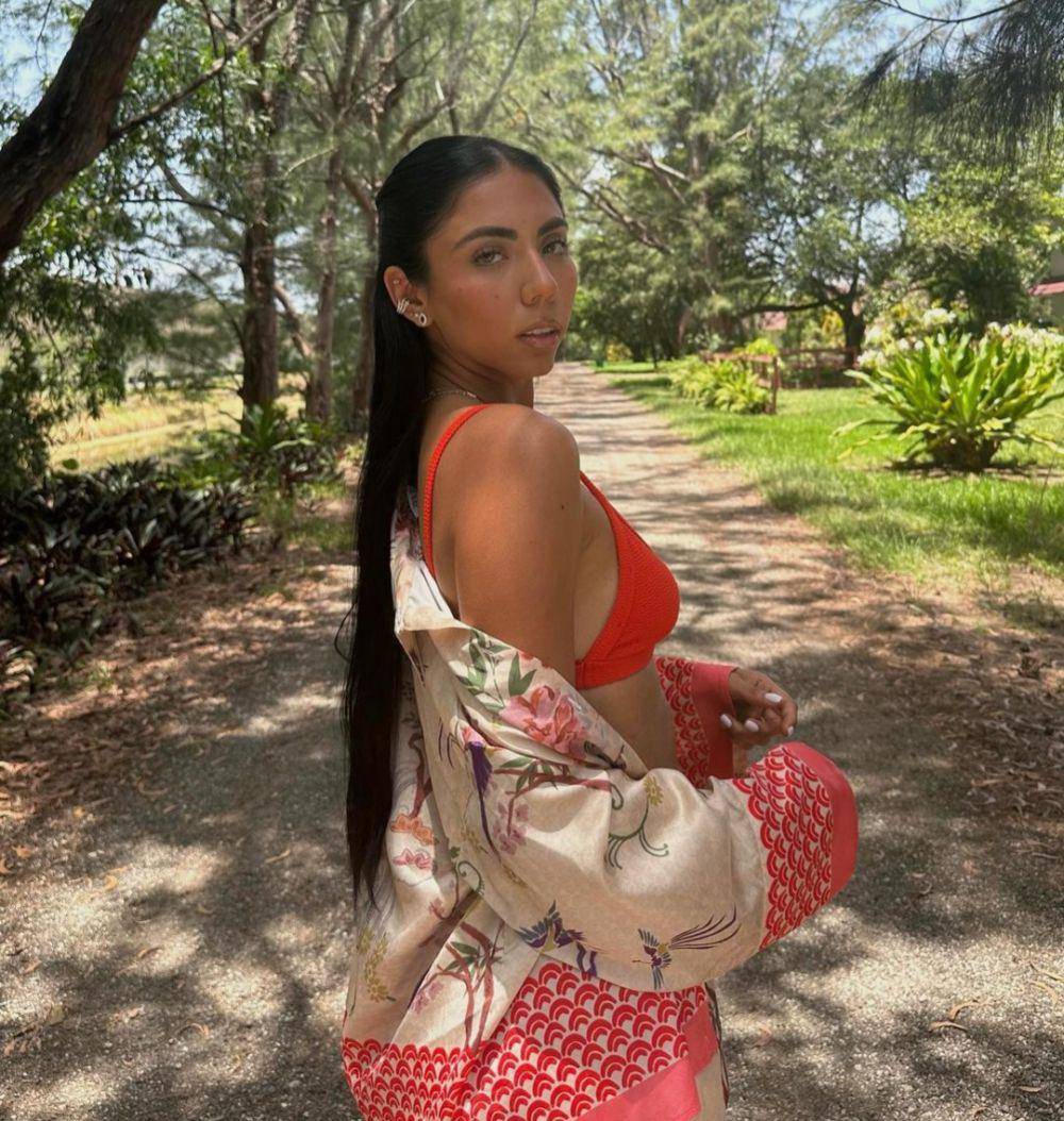 Naomi Viteri (instagram.com/naomiv)