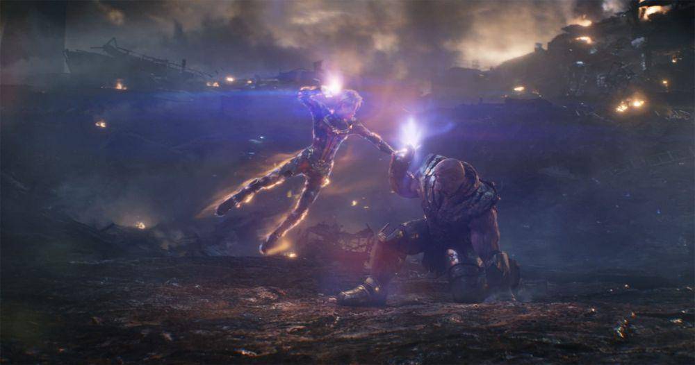 Captain Marvel vs. Thanos (dok. Marvel Studios/Avengers: Endgame)