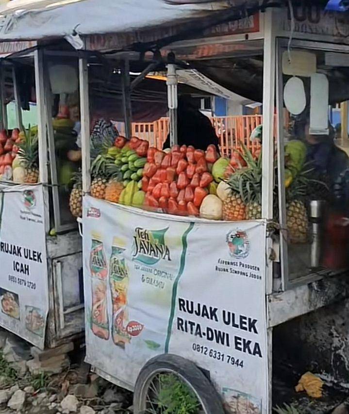 Rujak Simpang Jodoh (TikTok @inifika)