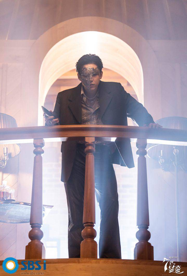 karakter yang bernasib malang di The Escape of the Seven (dok. SBS/The Escape of the Seven)