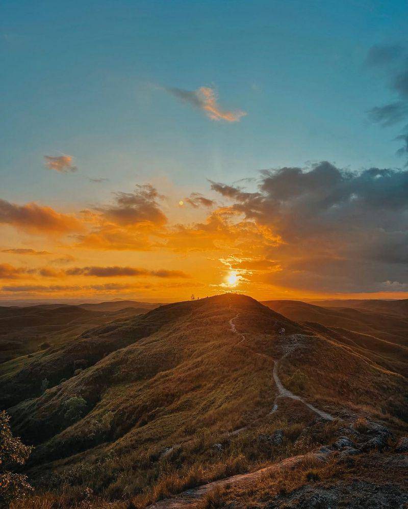 gambar Bukit Wairinding (instagram.com/royimantaka)