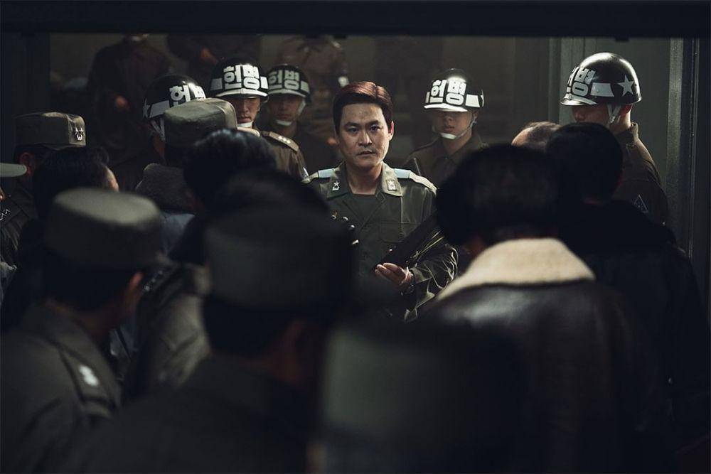 cuplikan Kim Sung Kyun di film Seoul Spring (instagram.com/plusm_entertainment)