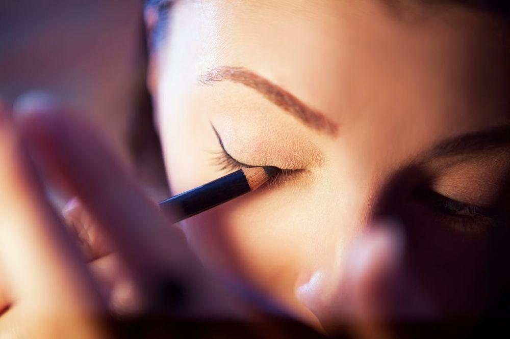 7 Penyebab Eyeliner Pencil Tidak Berfungsi, Pigmentasi Berkurang?