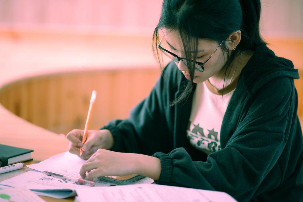 5 Cara agar Tulisan Bagus dan Rapi, Jadi Enak Dibaca!