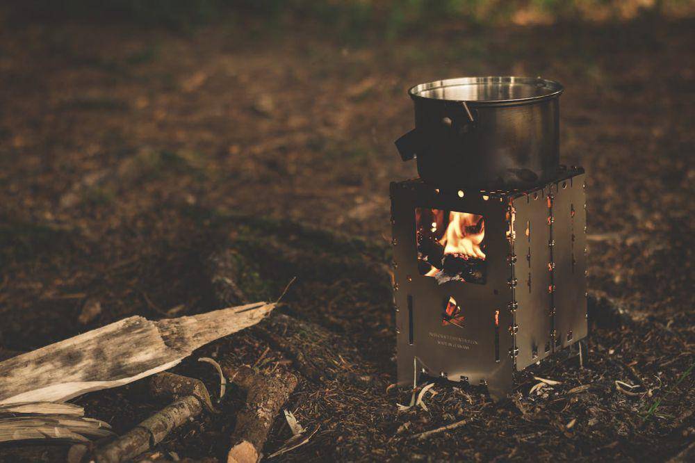 ilustrasi kompor camping (pexels.com/Lum3n)