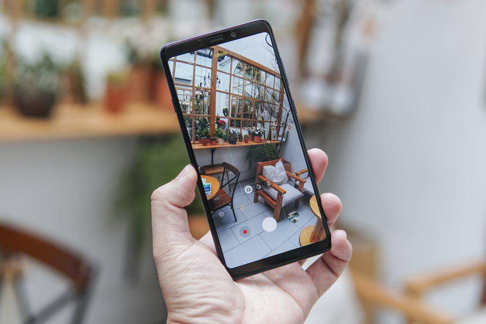 ilustrasi Android (unsplash.com/Taan Huyn)