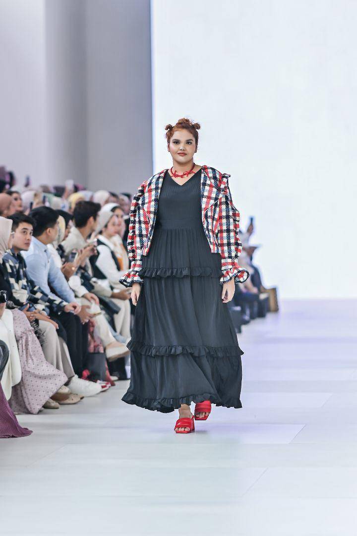 Koleksi Bigissimo di Jakarta Fashion Week 2024 (Dok. Jakarta Fashion Week/Dandy Hendrata)