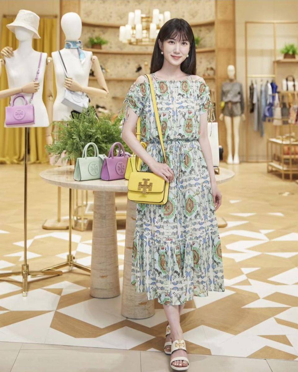 ide OOTD ala Park Eun Bin (instagram.com/eunbining0904)