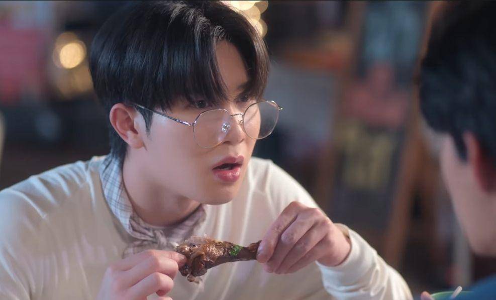 potret Yim Pharinyakorn di drama Middleman's Love (dok. Domundi TV/Middleman's Love)