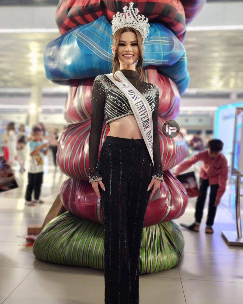 Potret Keberangkatan Fabienne Nicole ke Ajang Miss Universe 2023 (Instagram.com/indopageants)