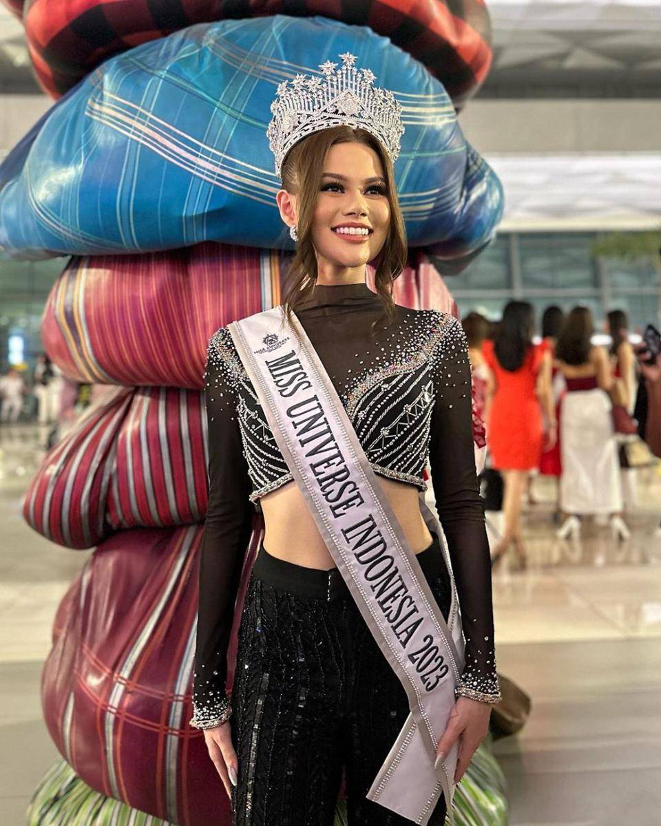 Potret Keberangkatan Fabienne Nicole ke Ajang Miss Universe 2023 (Instagram.com/sashsulut)