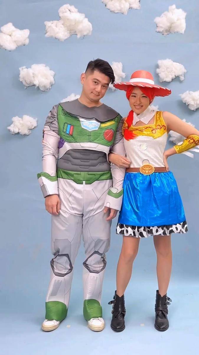potret keluarga Chef Arnold cosplay jadi karakter film Toy Story (instagram.com/tiffanysoetanto)