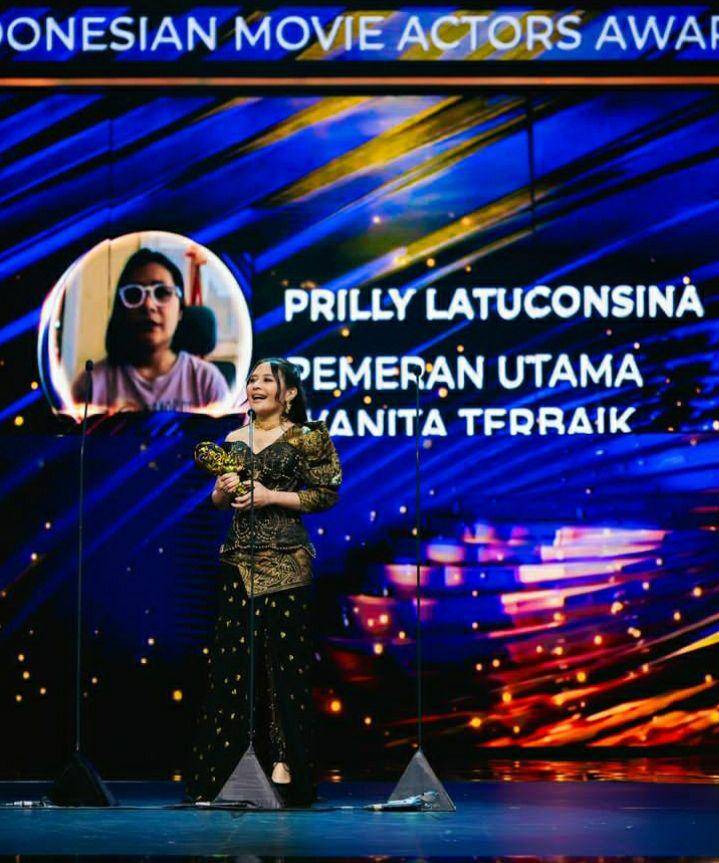 potret Prilly Latuconsina di IMA Awards 2023 (instagram.com/prillylatuconsina96)