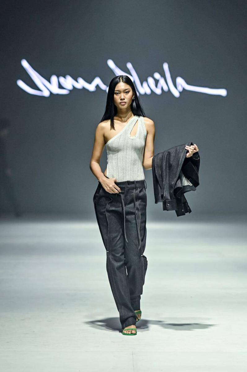 Koleksi Infinix Sean Sheila di JFW 2024 (publicity.gettyimages.com)