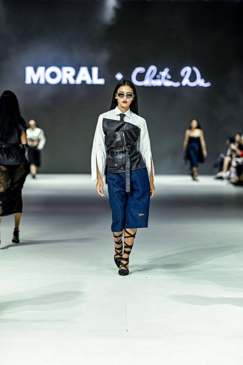 Koleksi Infinix MORAL + Christin Wu di JFW 2024 (publicity.gettyimages.com)