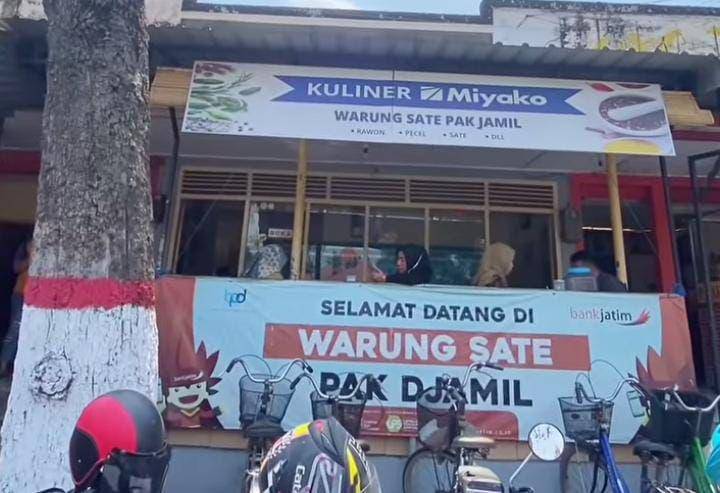 Warung Sate Pak Djamil (instagram.com/kulineran.mjk)