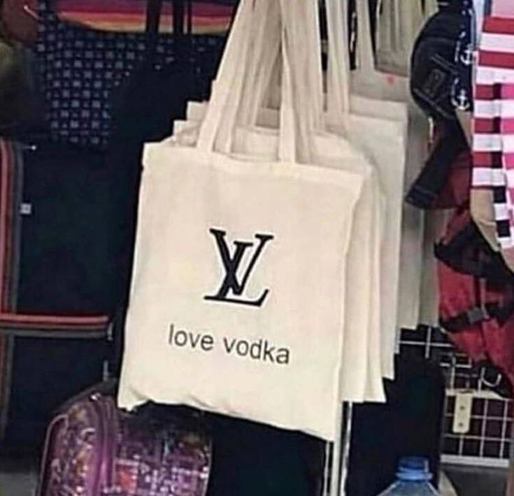 potret desain tote bag yang mencolok mata (reddit.com/user/HIEUhocPHAMngoc)