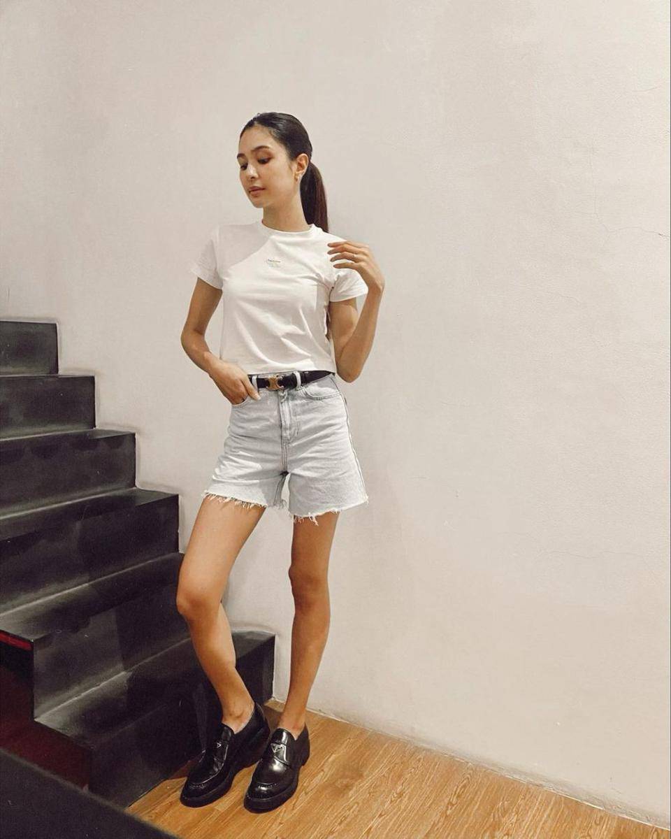 outfit denim ala Mikha Tambayong (instagram.com/miktambayong/)