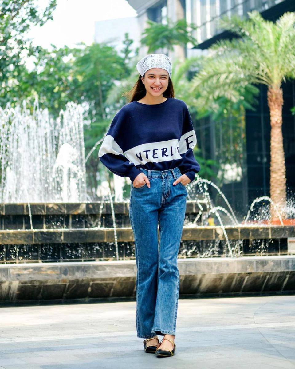 outfit denim ala Mikha Tambayong (instagram.com/miktambayong/)