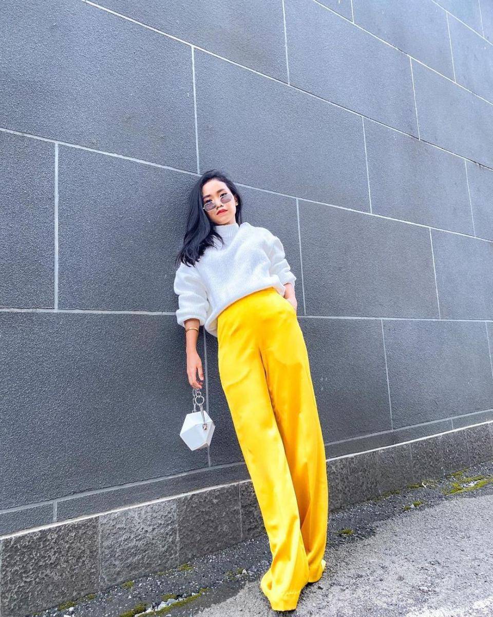 Padu padan busana dan tas tangan ala Ayya Renita (instagram.com/ayyarenita93)