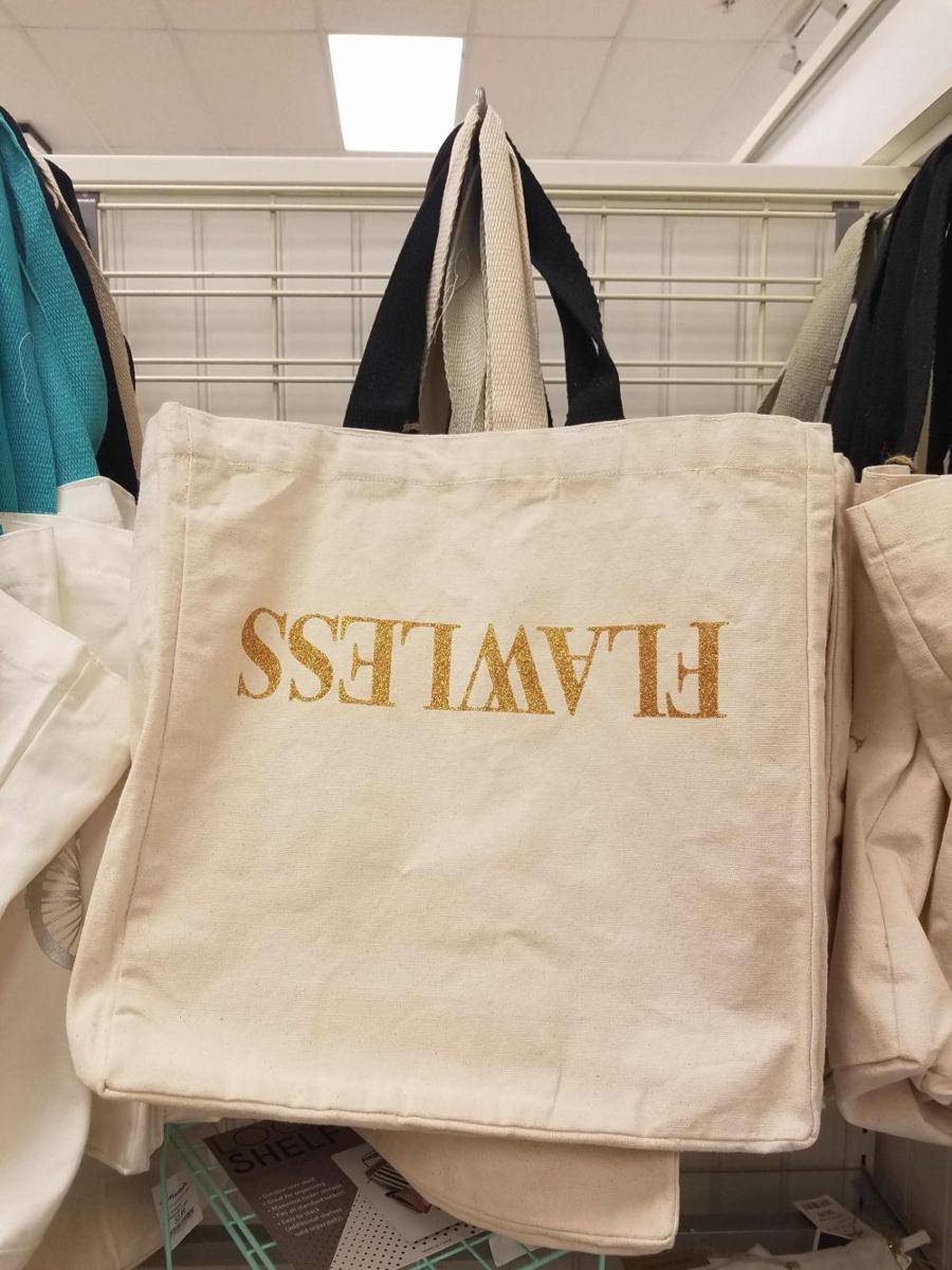 potret desain tote bag yang mencolok mata (reddit.com/user/Winkleberry1)
