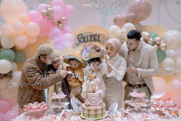8 Tamu Artis di Pesta Ultah ke-2 Guzel Anak Margin dan Ali Syakieb