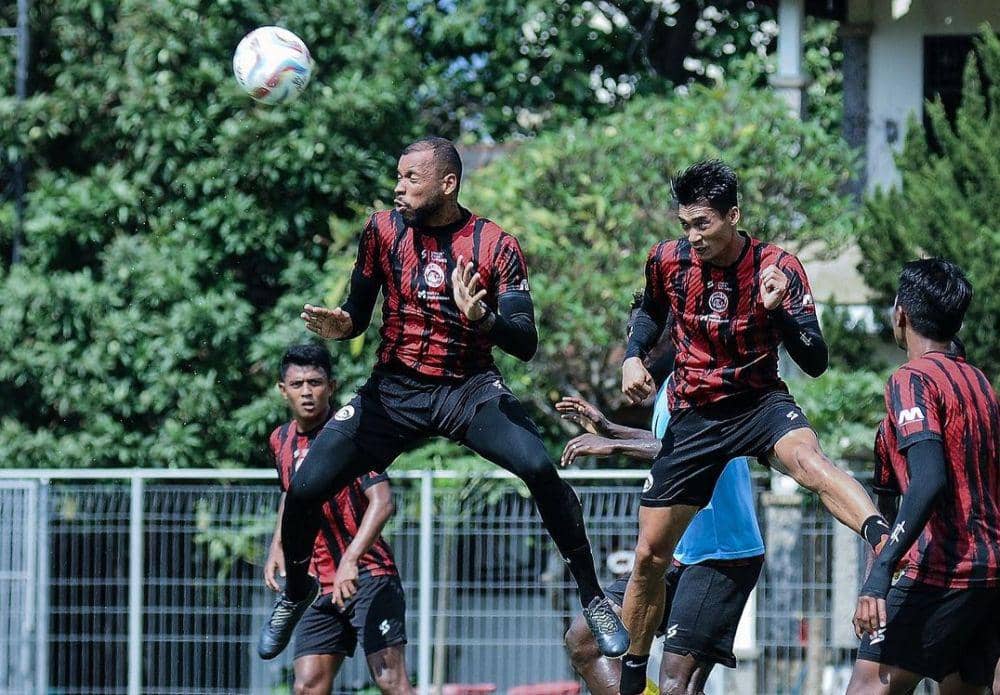 Gustavo Almeida saat berlatih bersama pemain Arema FC. (Dok. Media Officer Arema FC)