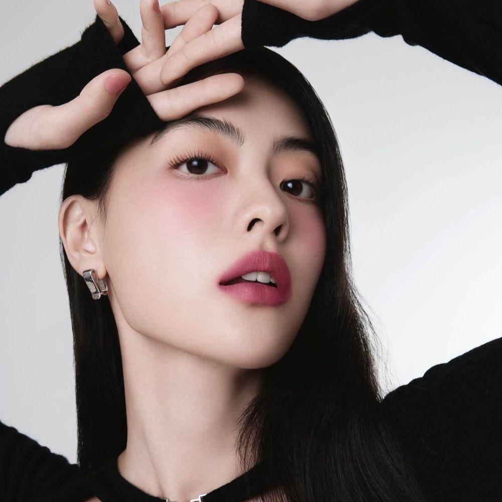 cast Castaway Diva (instagram.com/baeganghee)